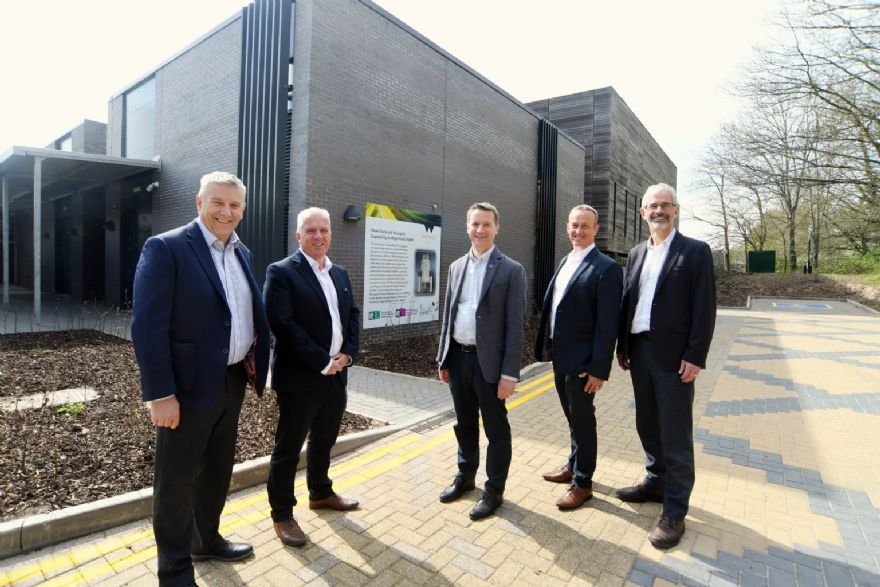 Powerful spectrometer installed at the University of Warwick