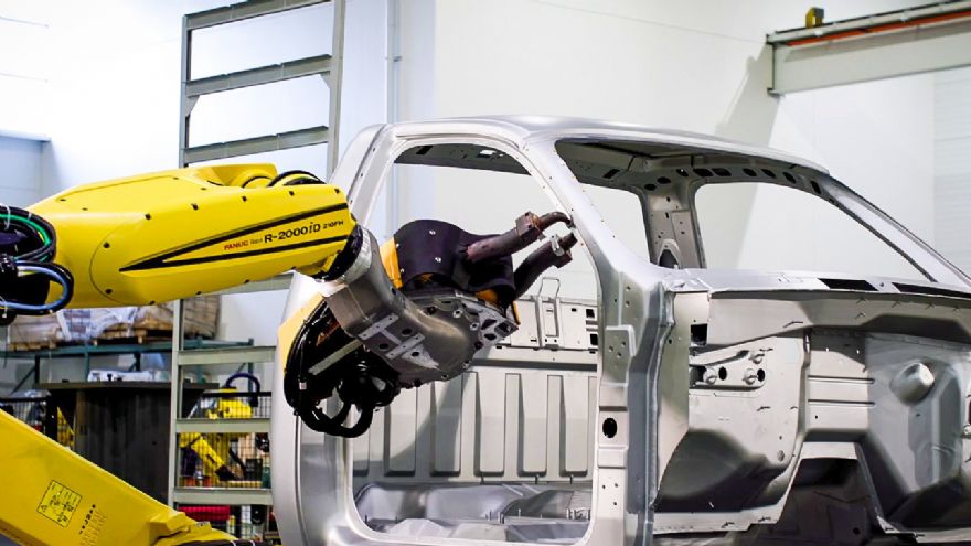 US automotive industry invests heavily in robots