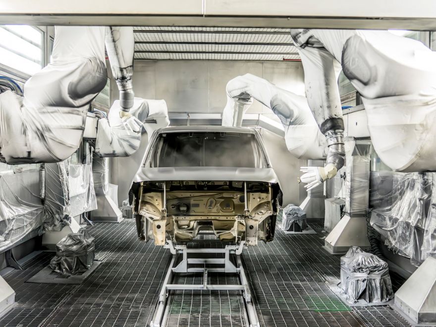 UK car and commercial vehicle output falls in April