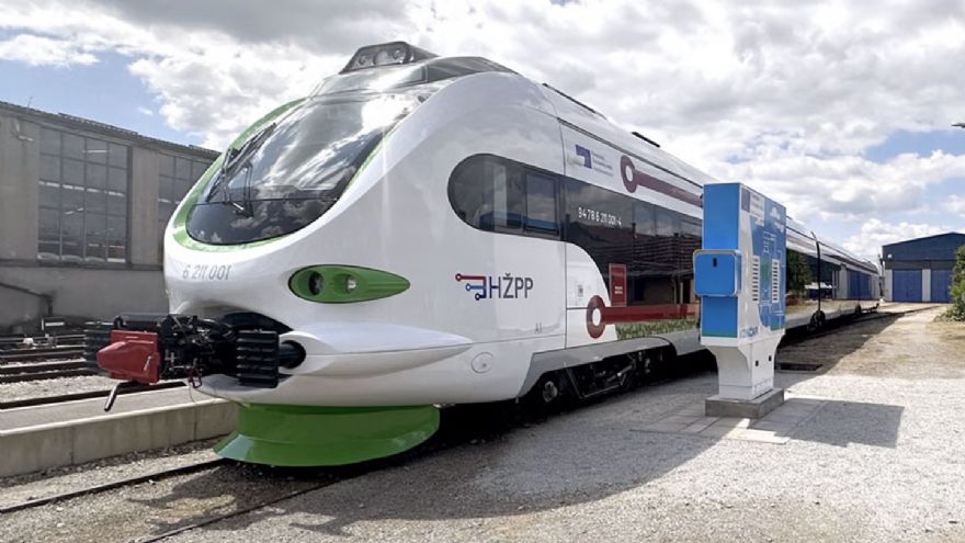Battery-electric train debuts in Croatia