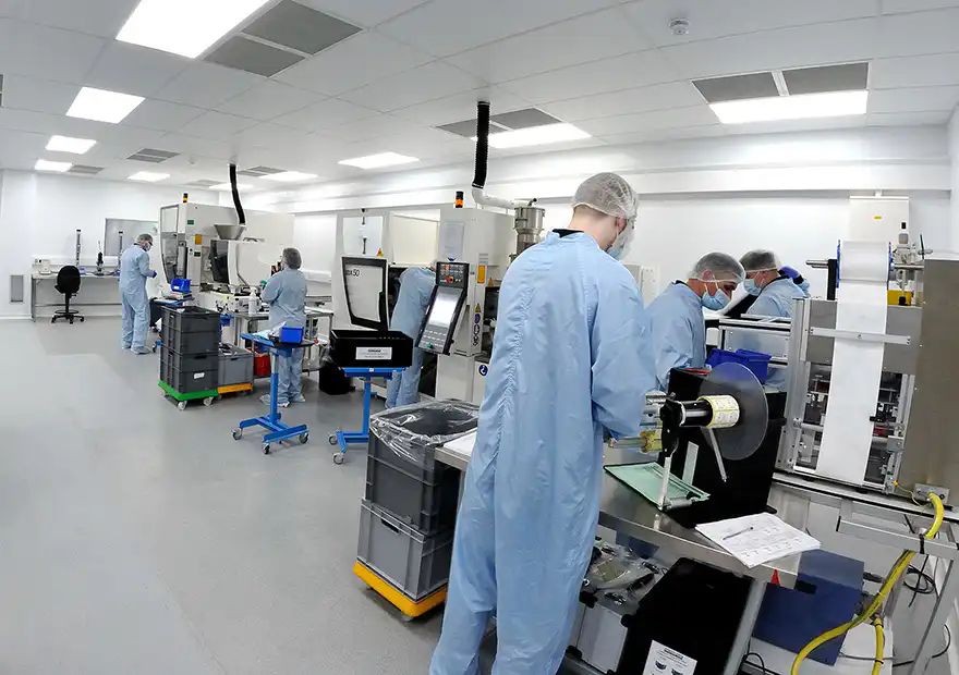 £200,000 investment boosts Europlaz’s cleanroom capabilities