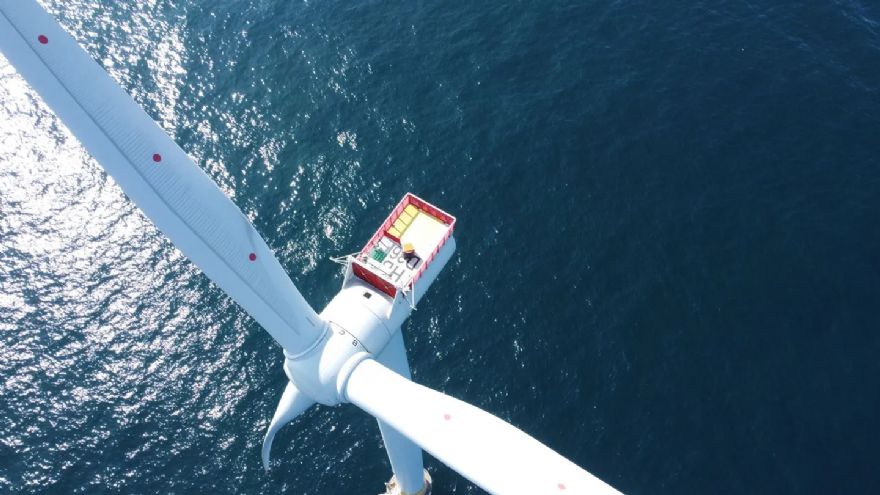 Giant drones to service world’s largest offshore wind farms