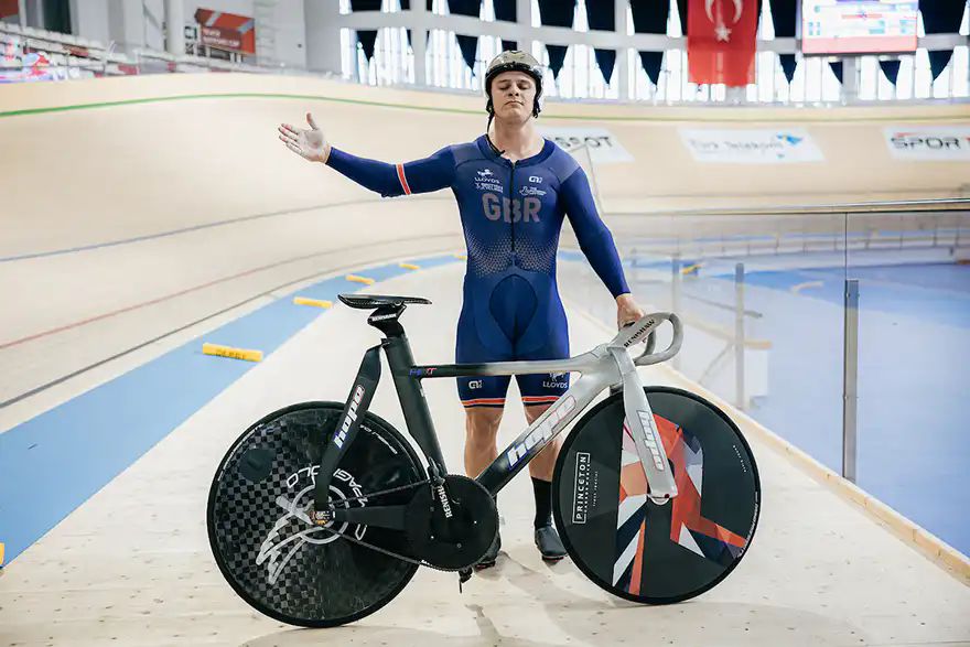 Renishaw helps British cyclist beat 200m world record