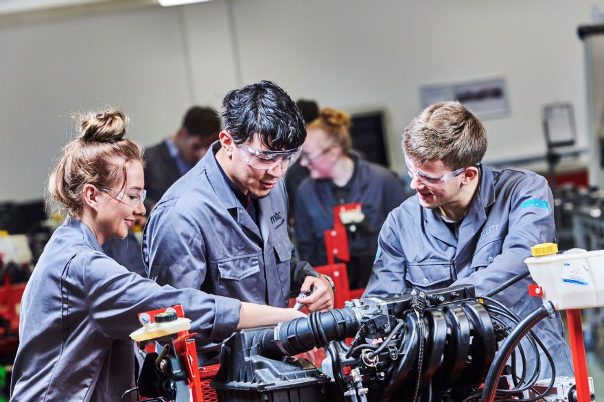 EngineeringUK outlines criteria for foundation apprenticeships