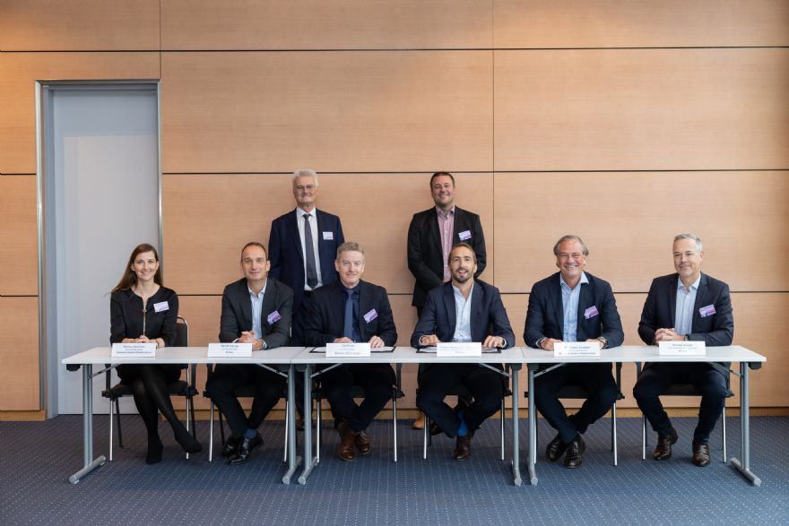 Siemens partners with Airbus to decarbonise three UK sites