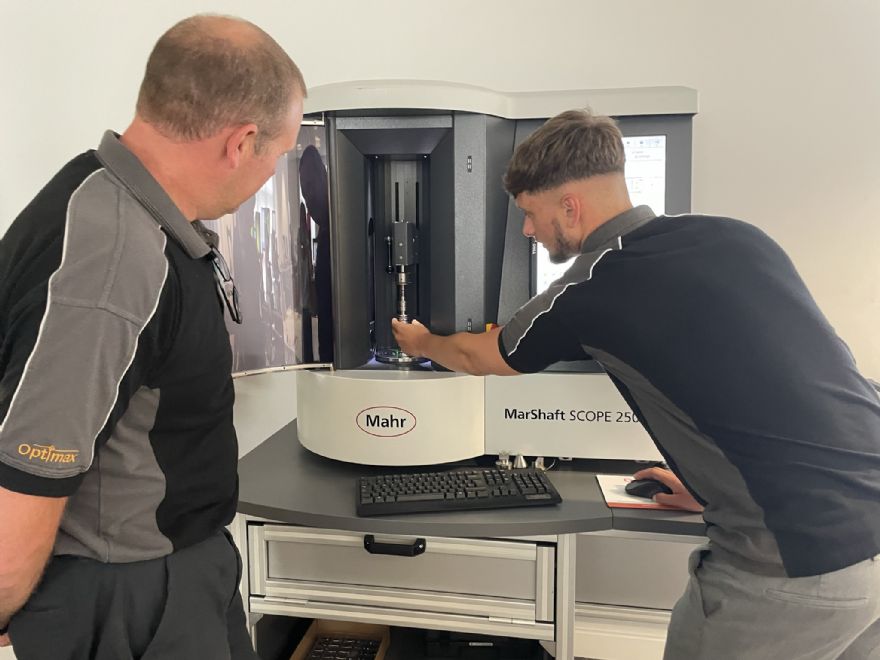 Service and calibration of optical measurement instruments