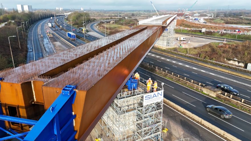 HS2 cuts traffic delays with innovative M6 bridge slide