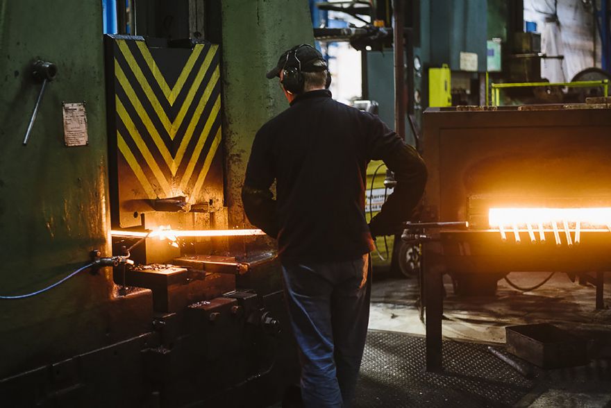 Output falls and UK manufacturers expect to raise prices