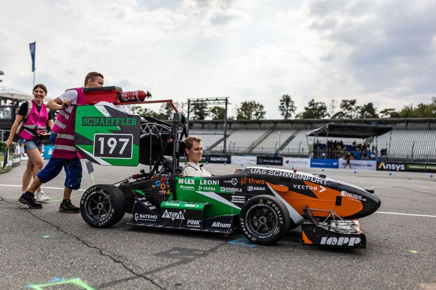 Student engineering meets vacuum technology in racing