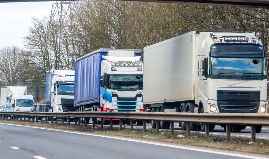 HGV market dips as zero emission uptake stalls
