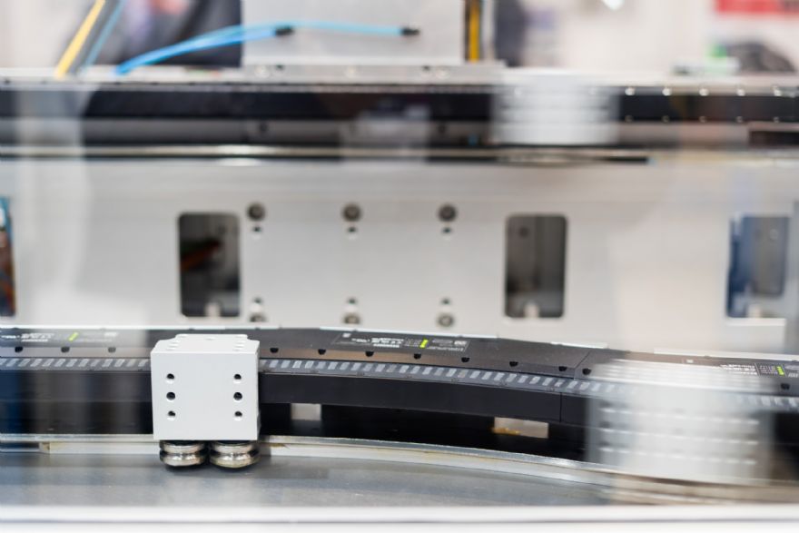Intelligent automation for laboratory workflows