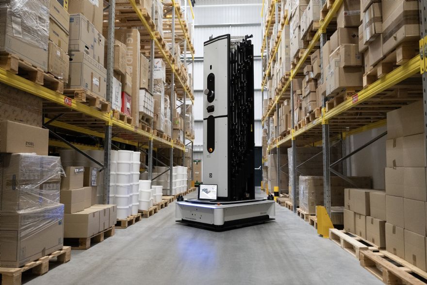 Isembard-and-Dexory-partner-to-scale-robotics-manufacturing