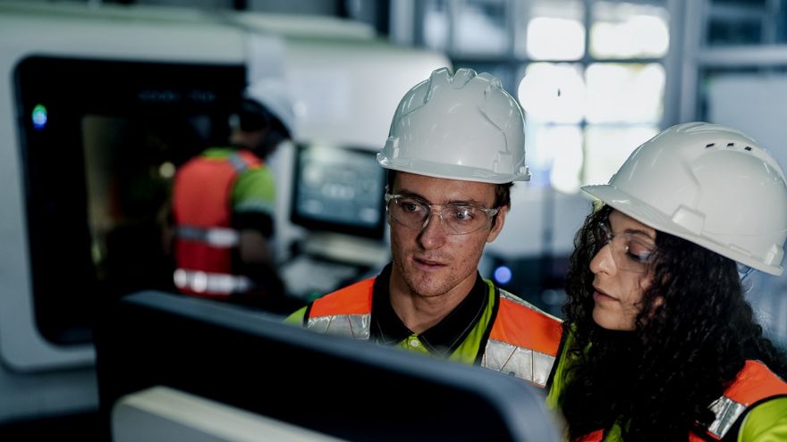 Manufacturers warned on AI skills gap