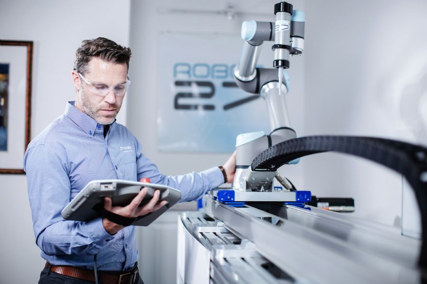 Rodriguez extends cobot reach with collaborative 7th axis
