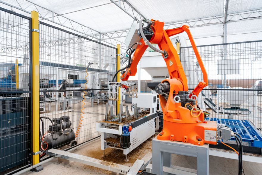 The hybrid connection behind robotic intelligence