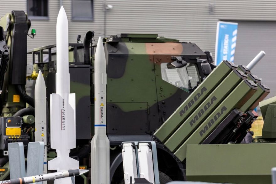 Budget backs defence investment drive