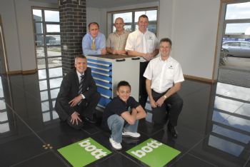 Bott sponsors Tom Daley