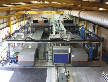 Flexible manufacturing cell