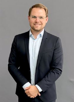 Dr Robin Hirt